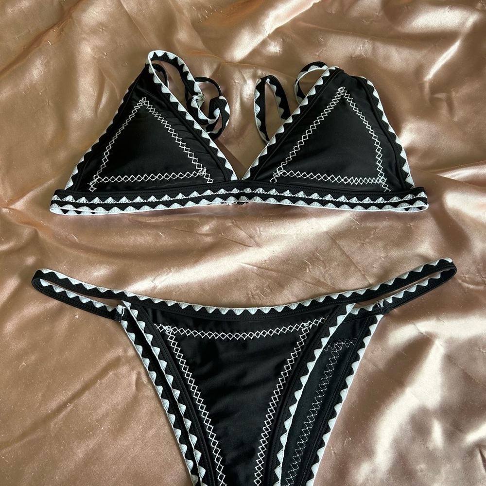 Black and White Bikini Set
